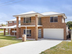5B BENT STREET - LARGE HOUSE WITH DUCTED AIR CON, WIFI & FOXTEL
